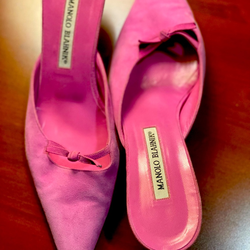 Manolo Blahnik Pink Suede Kitten Heels